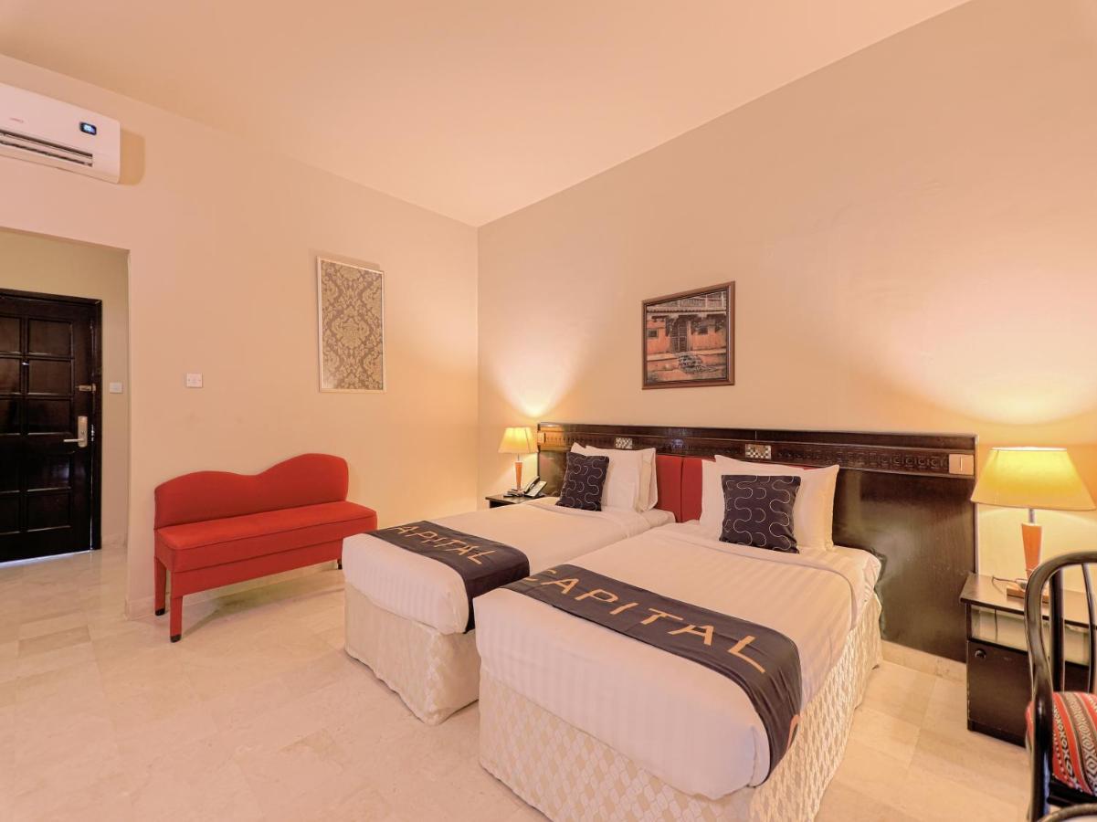 بركة Capital O133 Al Sawadi Beach Resort & Spa المظهر الخارجي الصورة