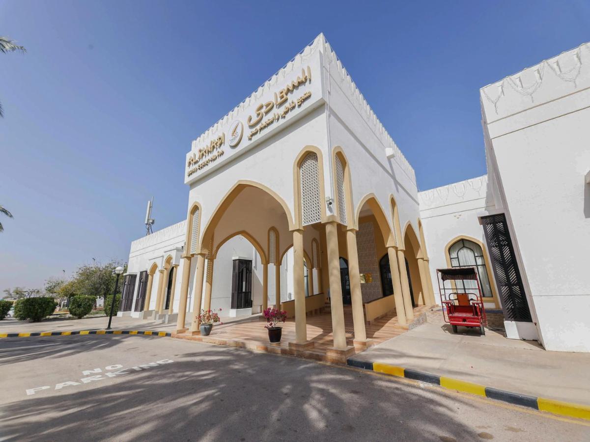 بركة Capital O133 Al Sawadi Beach Resort & Spa المظهر الخارجي الصورة