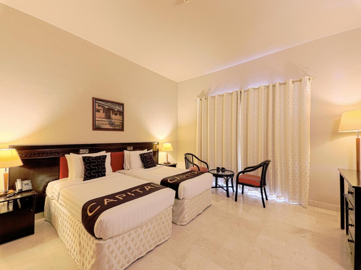 بركة Capital O133 Al Sawadi Beach Resort & Spa المظهر الخارجي الصورة