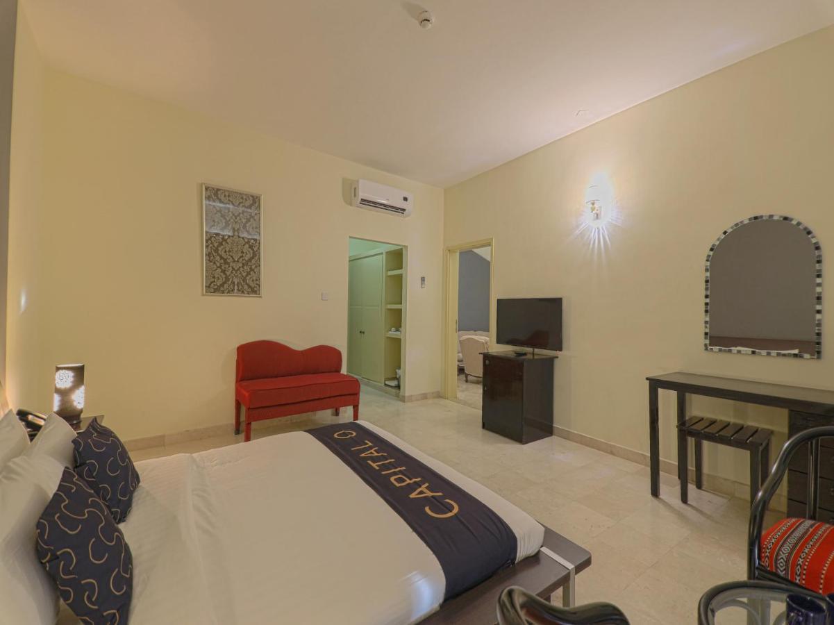 بركة Capital O133 Al Sawadi Beach Resort & Spa المظهر الخارجي الصورة