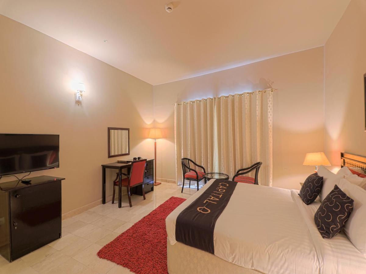 بركة Capital O133 Al Sawadi Beach Resort & Spa المظهر الخارجي الصورة