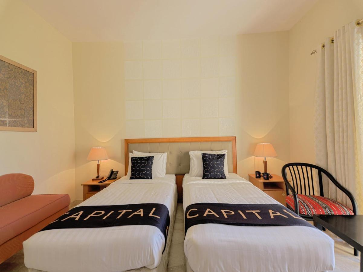 بركة Capital O133 Al Sawadi Beach Resort & Spa المظهر الخارجي الصورة